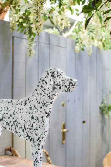 polystyrene dog